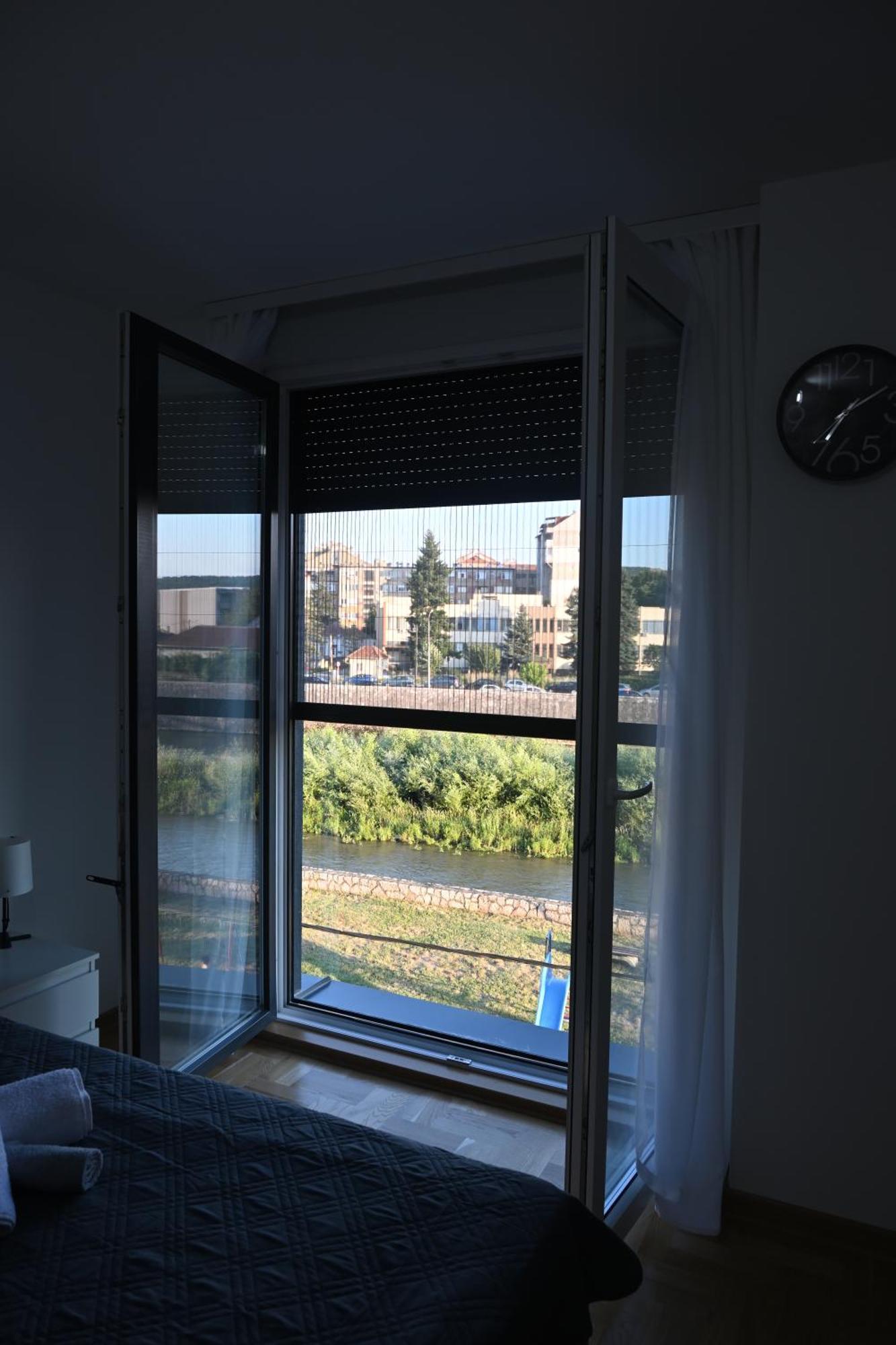 Riverside Nis Exterior foto