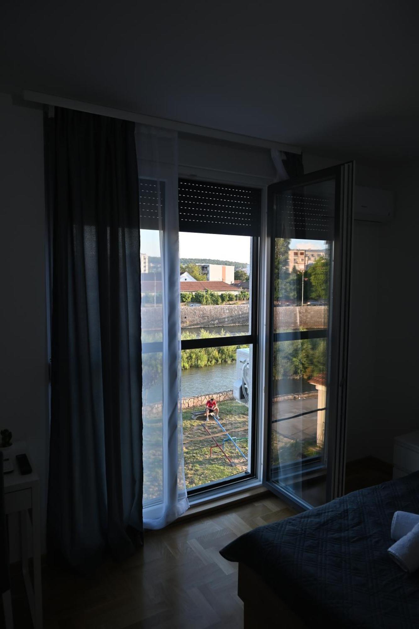 Riverside Nis Exterior foto